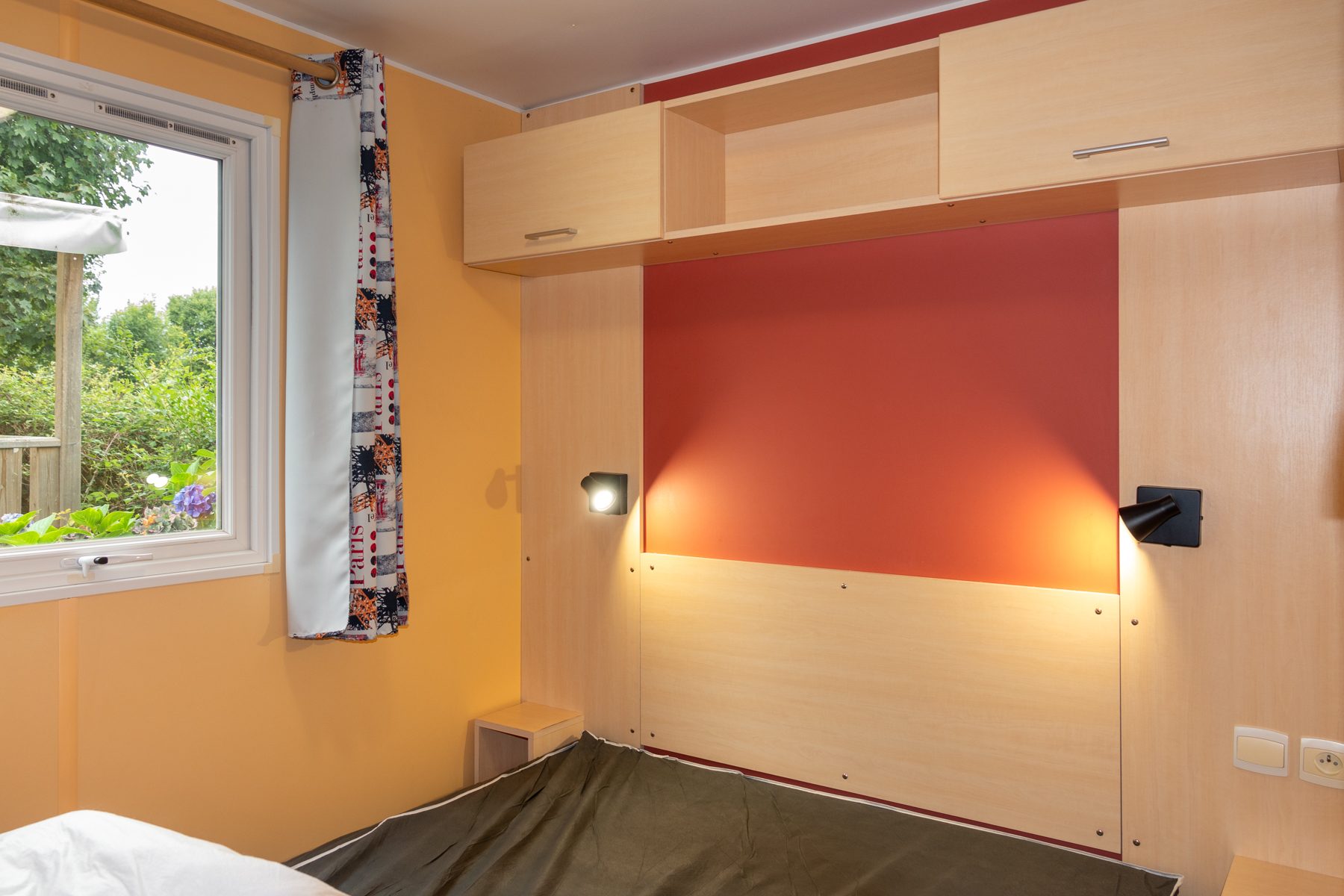 Chambre du mobil-home Duo au Camping Abijune