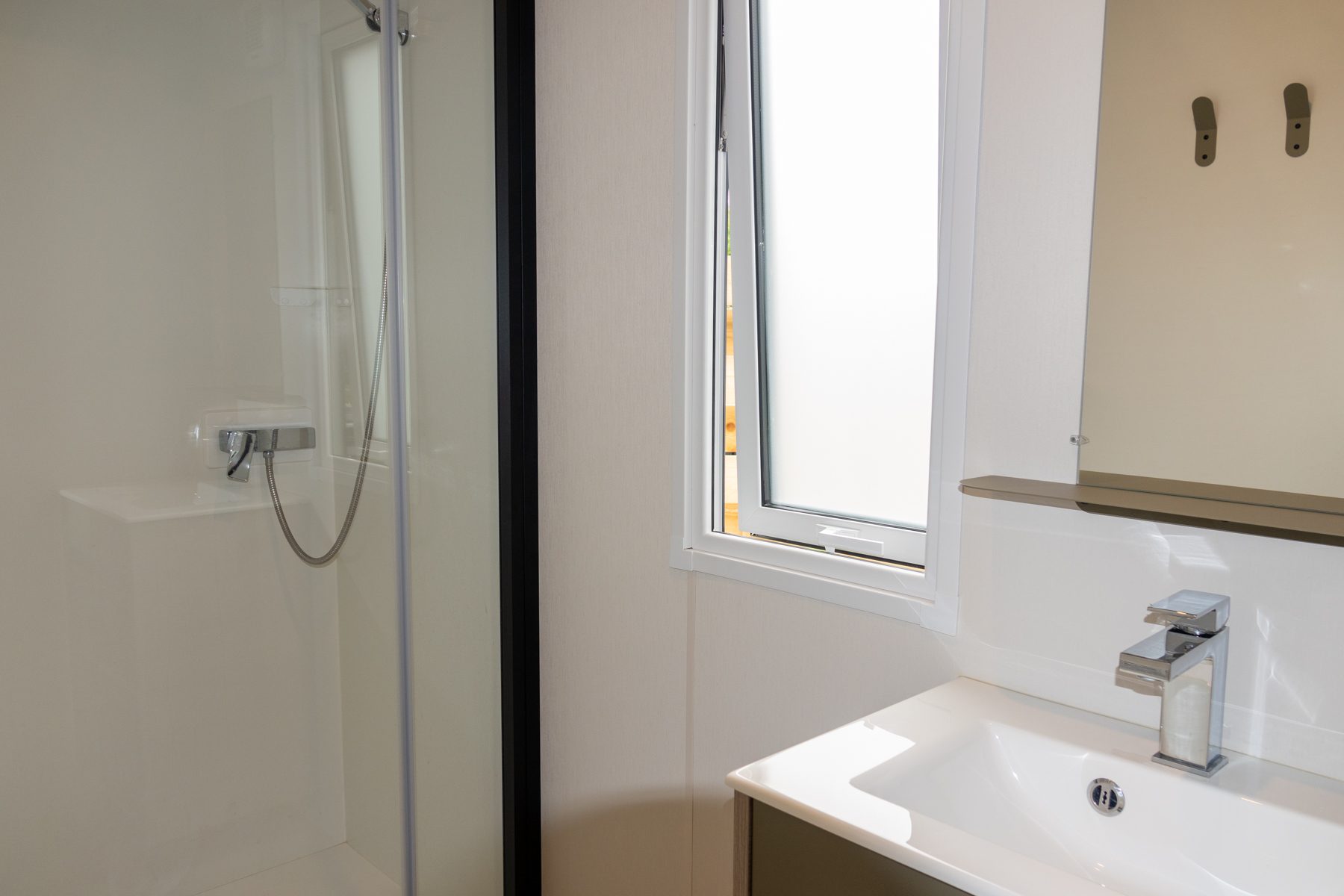 Salle de bains d'un mobil-home Standard 2 chambres